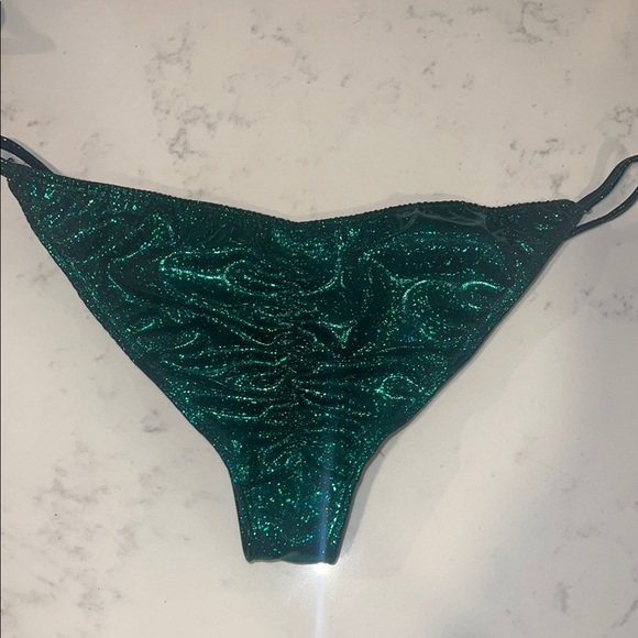 Emerald Green Bikini NPC Fit Model - Picture 6 of 8